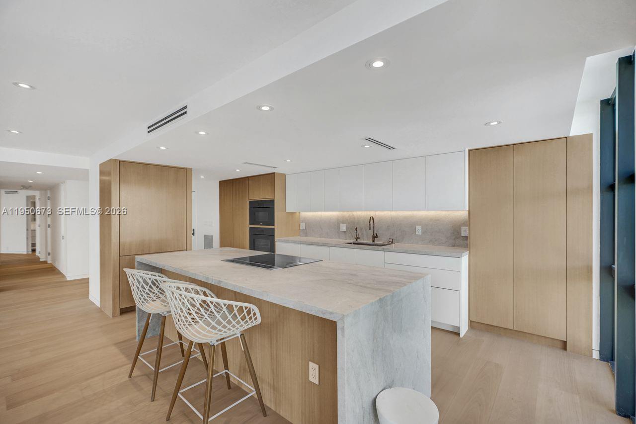 1111 Crandon Blvd A808