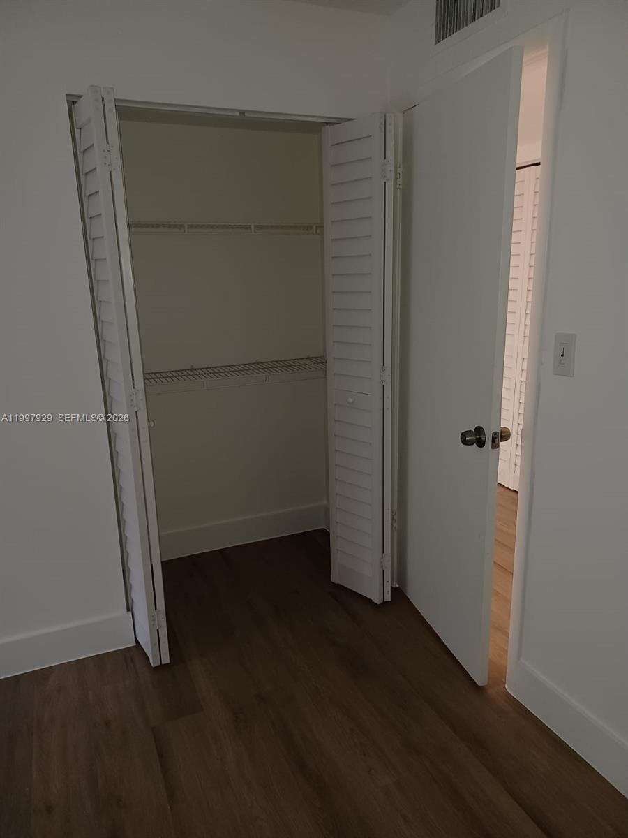 PARKWAY GROVE CONDO PART - Residential Lease