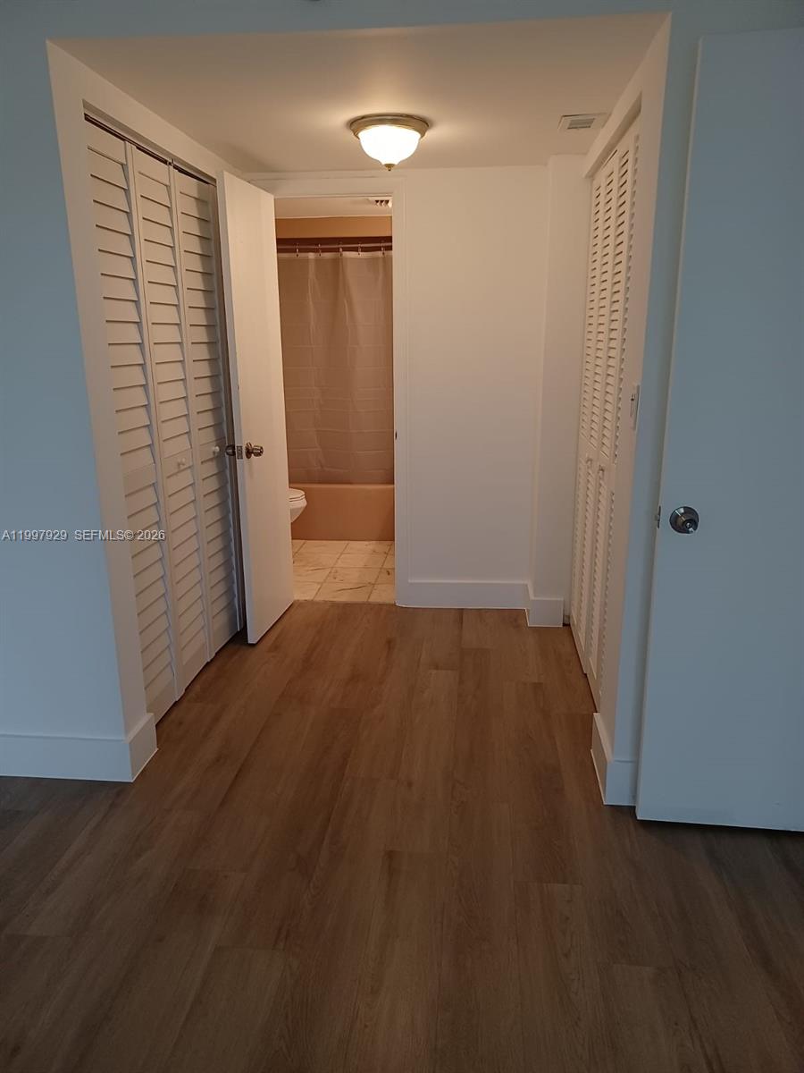 PARKWAY GROVE CONDO PART - Residential Lease