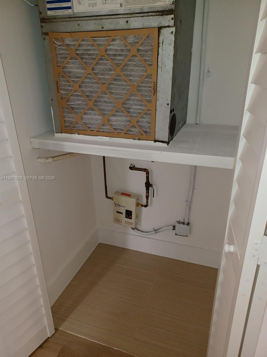 PARKWAY GROVE CONDO PART - Residential Lease