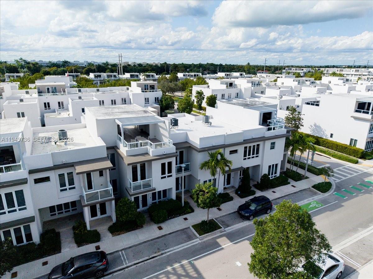 LANDMARK AT DORAL - Residential