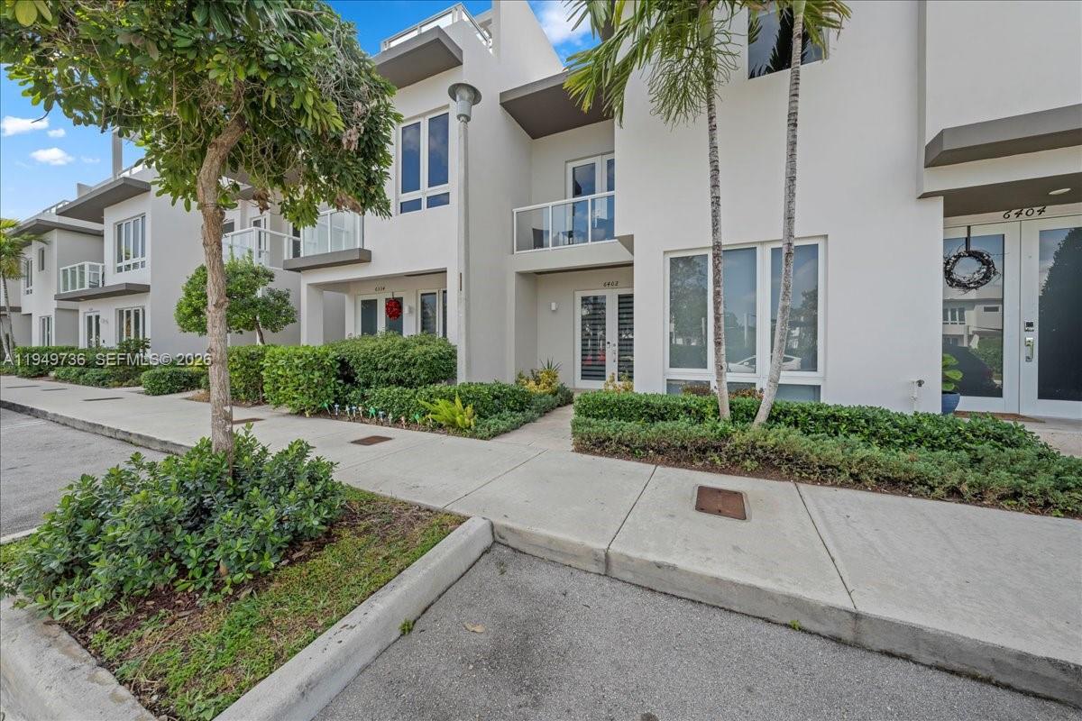 LANDMARK AT DORAL - Residential