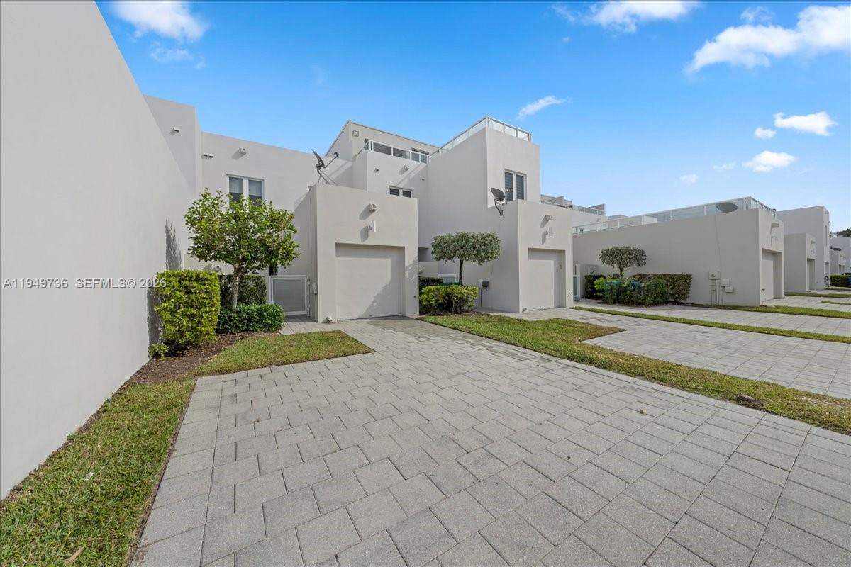 LANDMARK AT DORAL - Residential