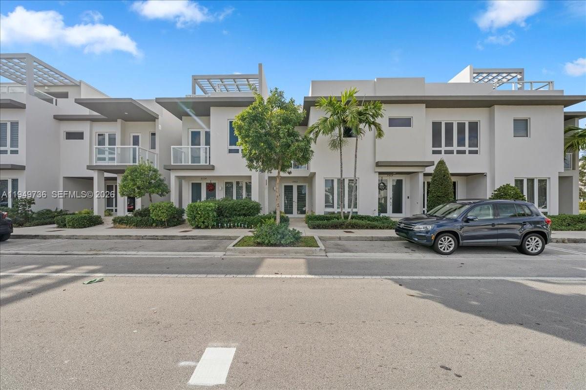 LANDMARK AT DORAL - Residential