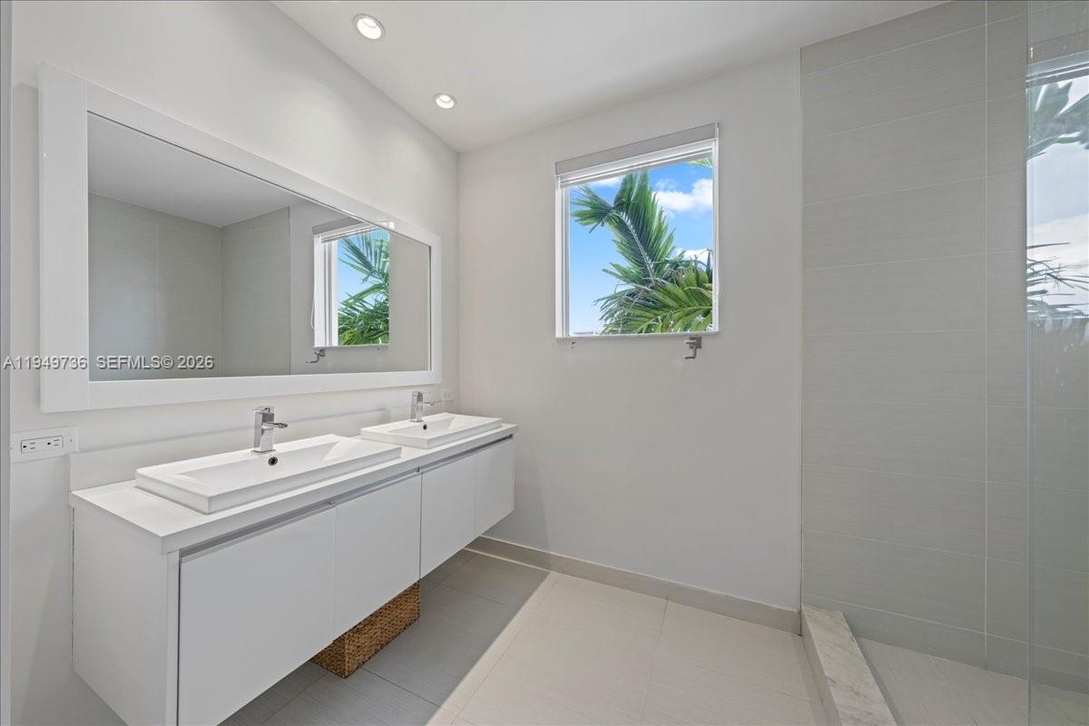 LANDMARK AT DORAL - Residential