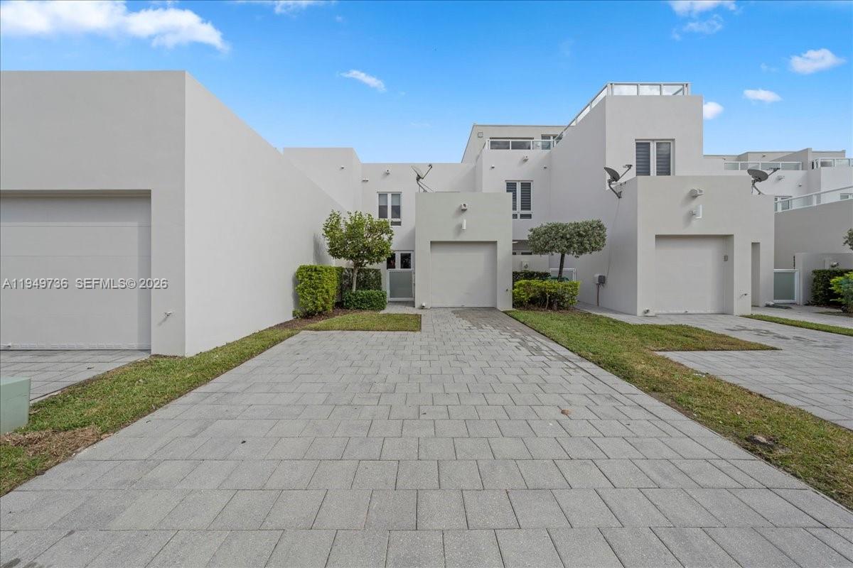 LANDMARK AT DORAL - Residential