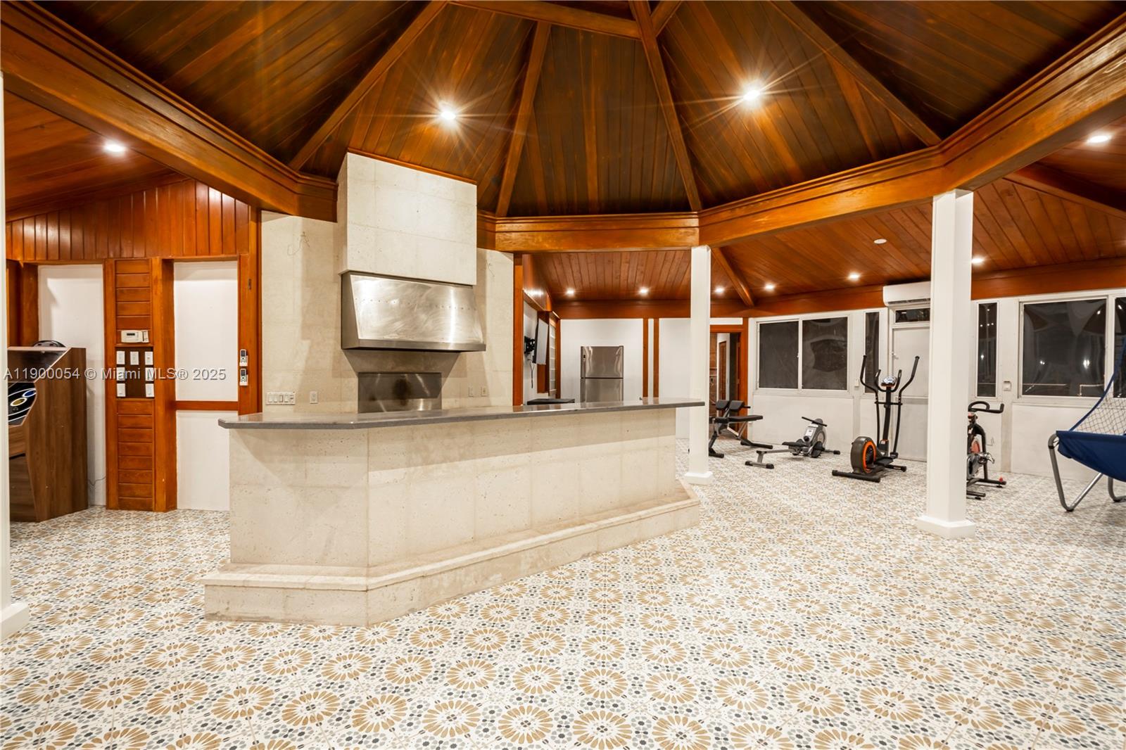 METES AND BOUNDS - Residential Lease