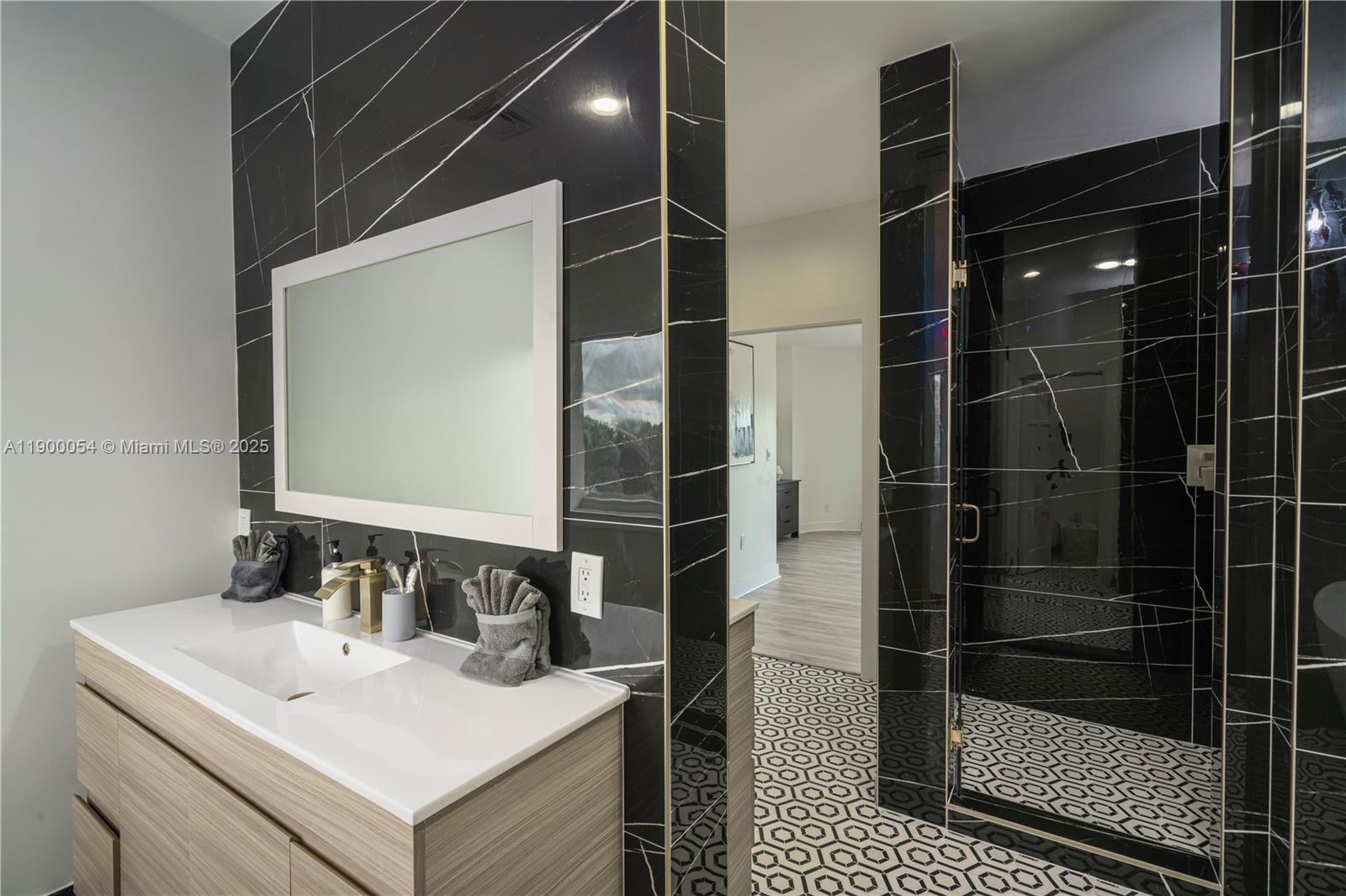 METES AND BOUNDS - Residential Lease