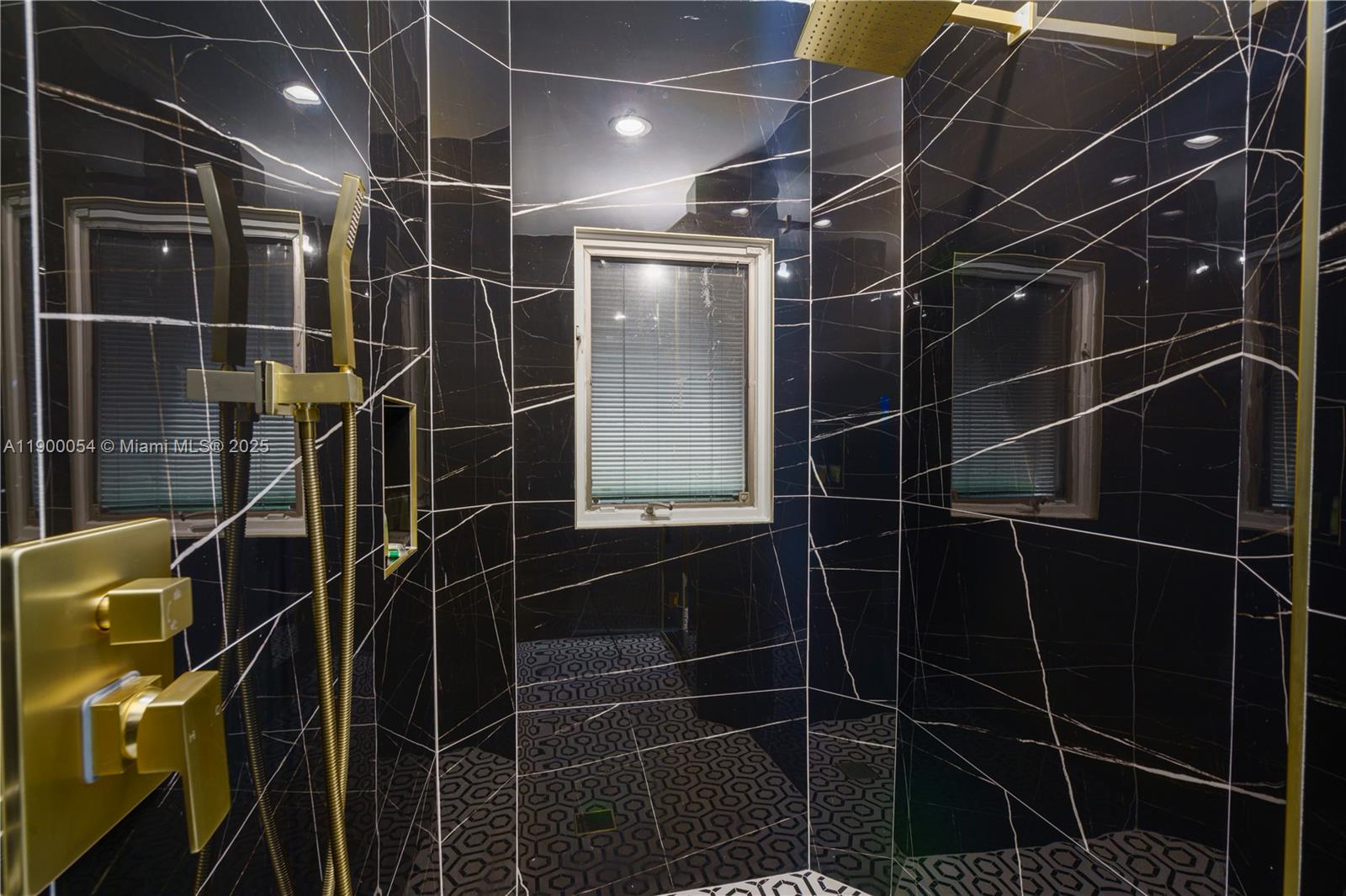 METES AND BOUNDS - Residential Lease