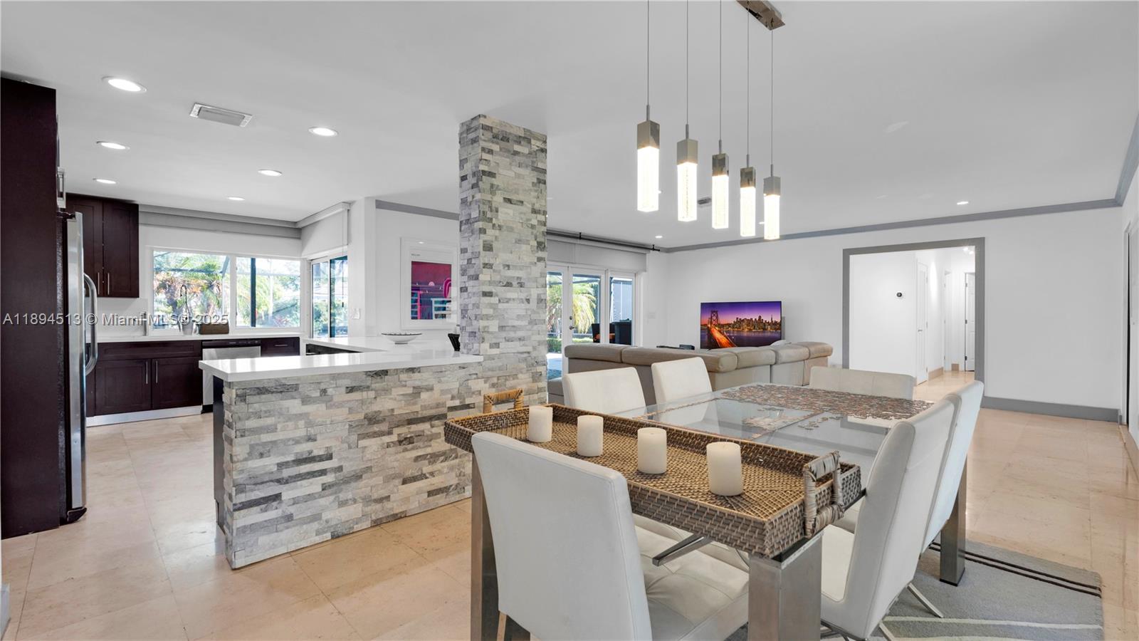 CORAL BAY SEC C - Residential Lease