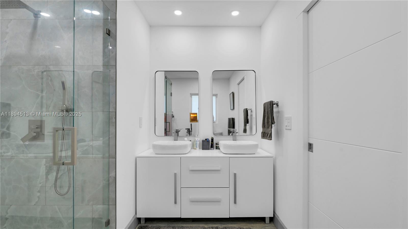 CORAL BAY SEC C - Residential Lease