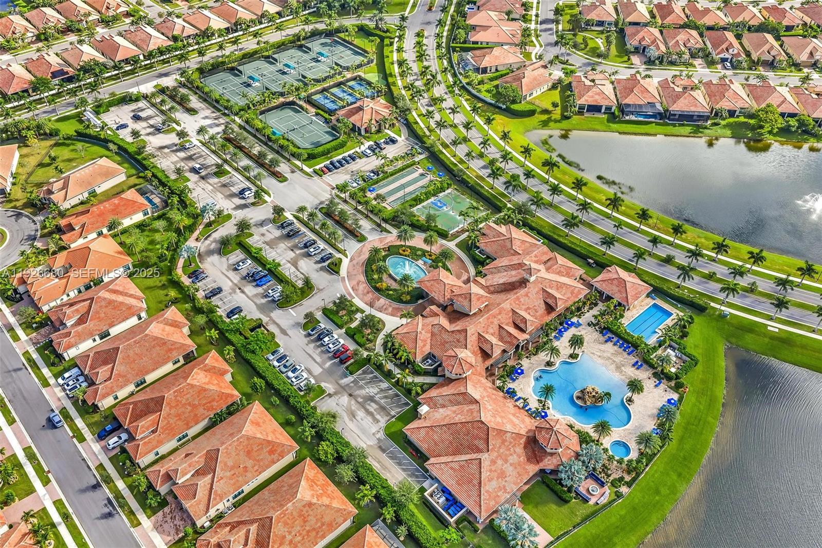 PARKLAND ROYALE - Residential