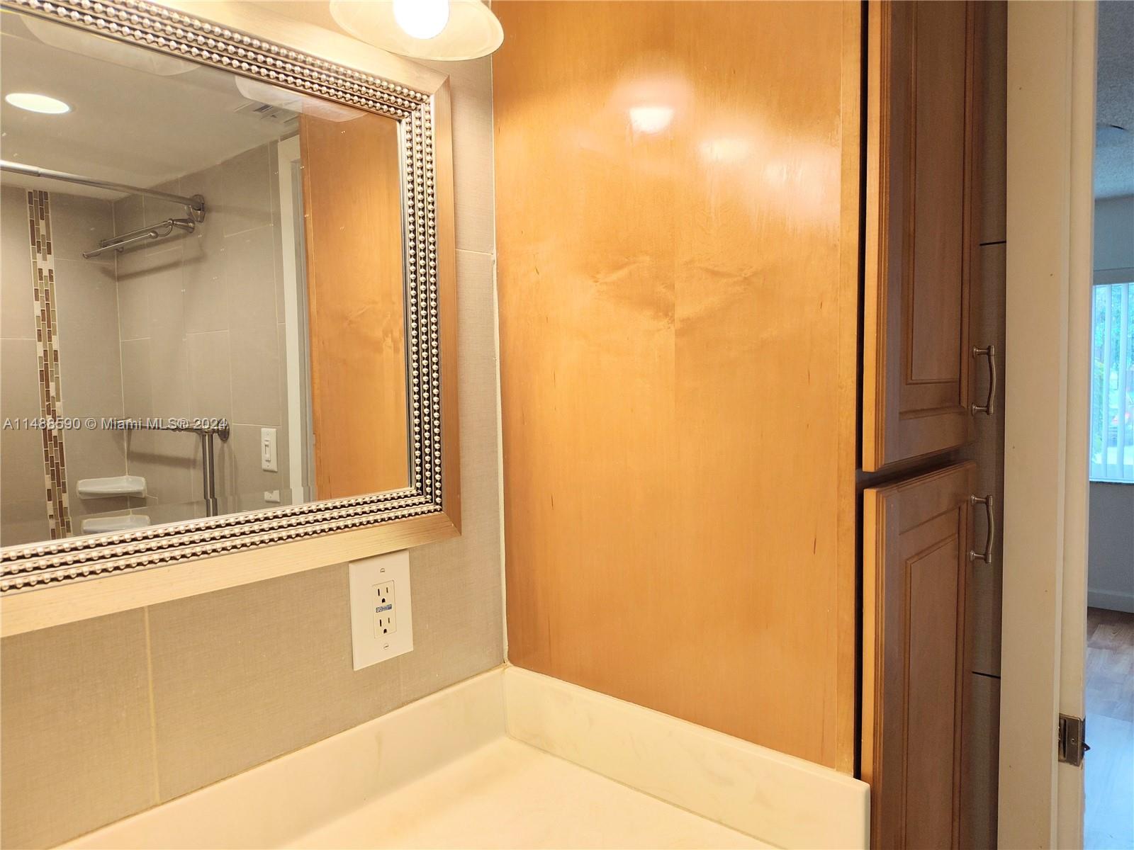 APPLE CREEK - Residential