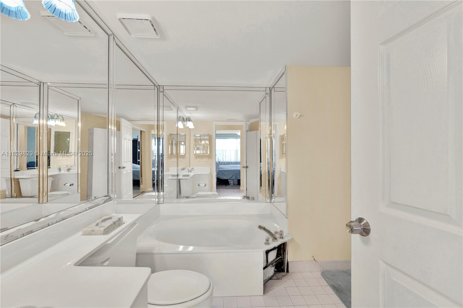 SUNRISE LAKES 194 CONDO - Residential