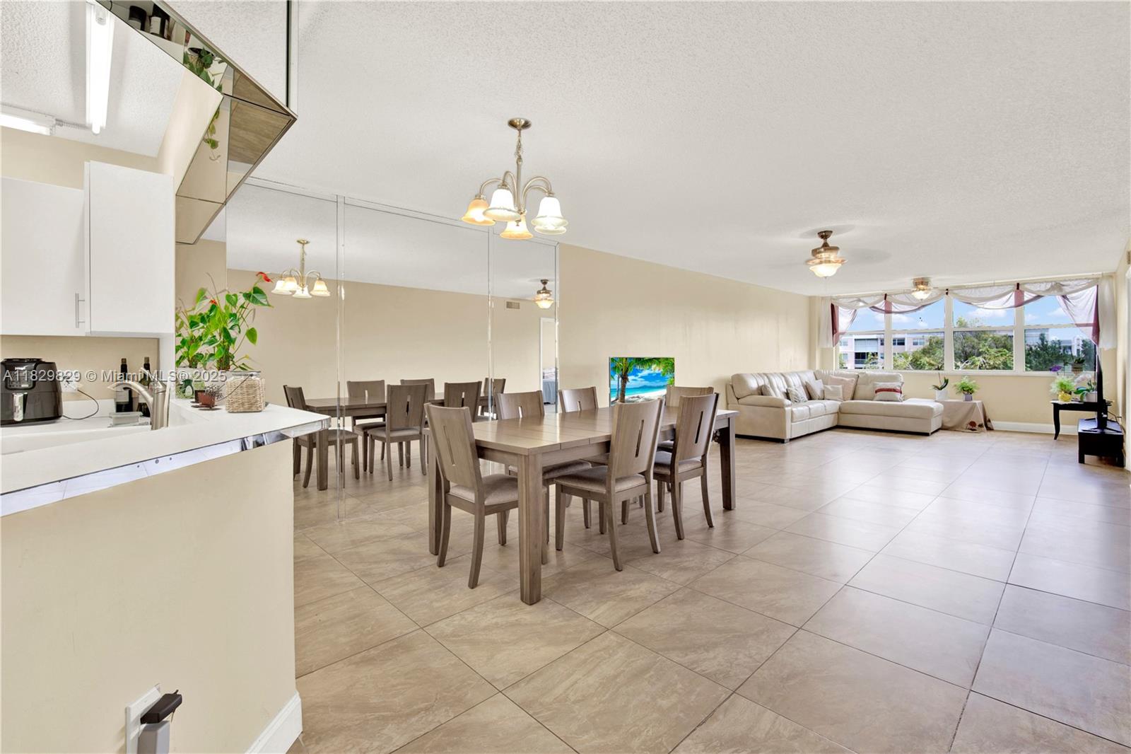 SUNRISE LAKES 194 CONDO - Residential