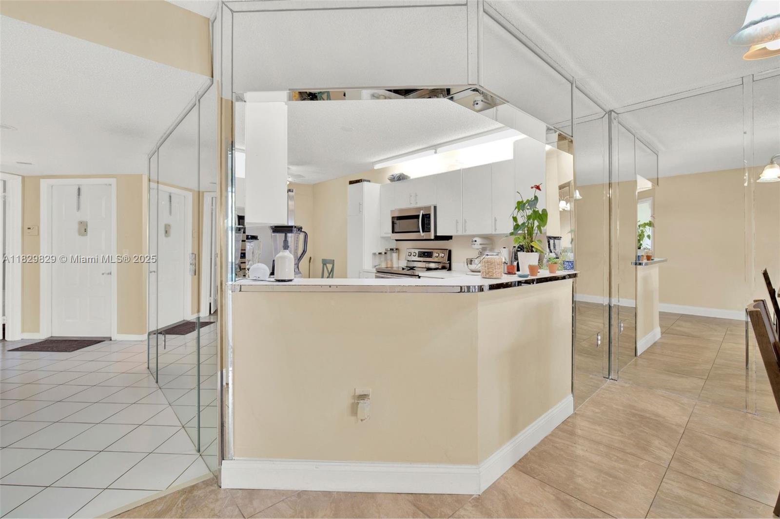 SUNRISE LAKES 194 CONDO - Residential