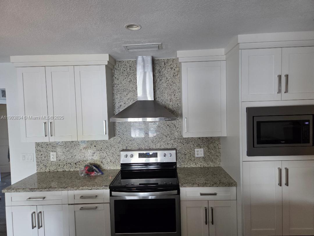 LAKE CATALINA - Residential Lease