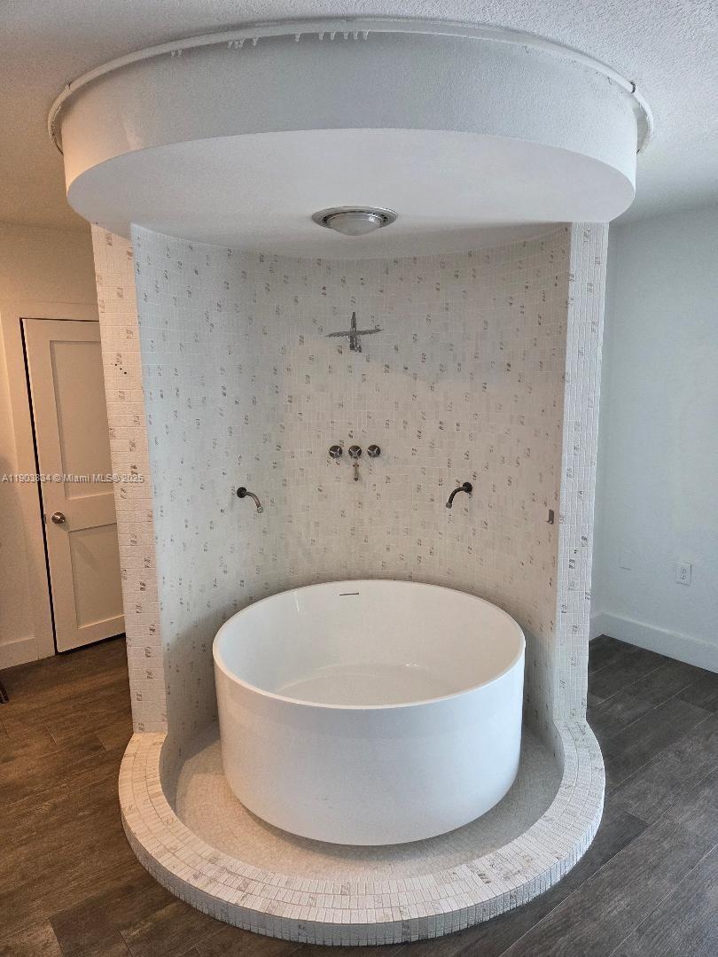 LAKE CATALINA - Residential Lease