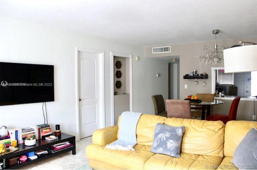 Welcome to our fantastic rental unit! This cozy and inviting one-bedroom, one-bathroom apartment is perfectly situated in a prime location. With its ideal position, it offers convenience, comfort, and easy access to everything you need. The bedroom provides a serene sanctuary for relaxation, while the well-appointed bathroom ensures a refreshing start to your day. The open and airy living space is ideal for entertaining or simply unwinding after a long day.
Located in a sought-after neighborhood, this rental unit boasts a great location.