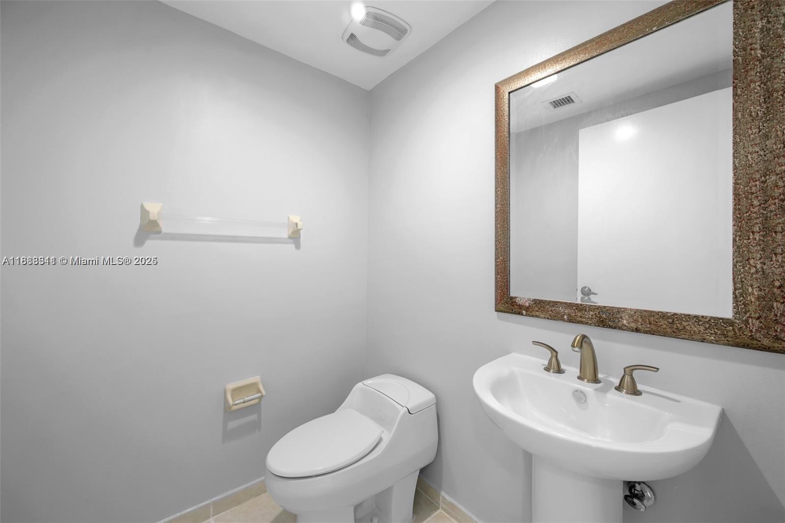 THE OAKS I CONDO - Residential