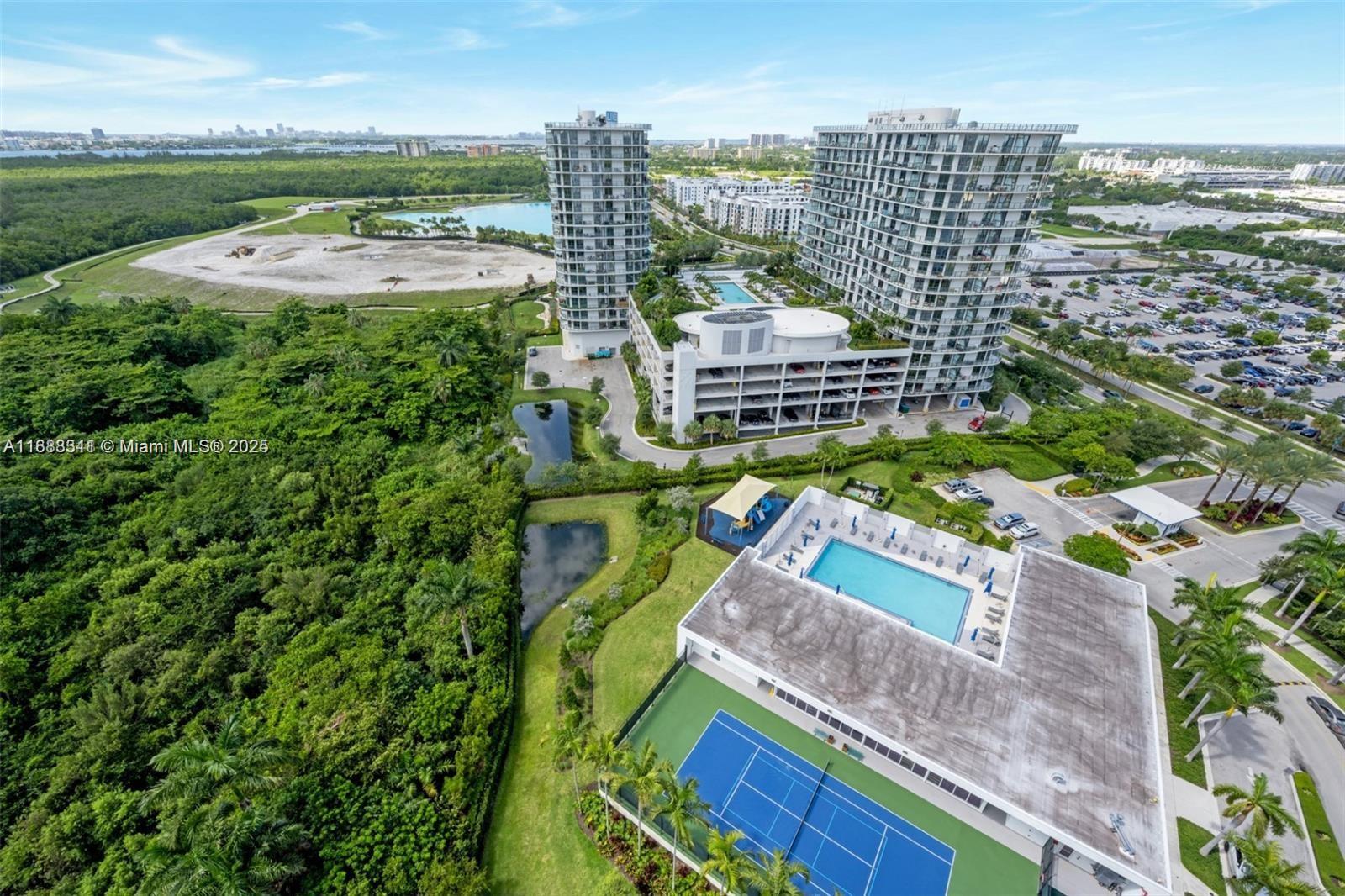THE OAKS I CONDO - Residential