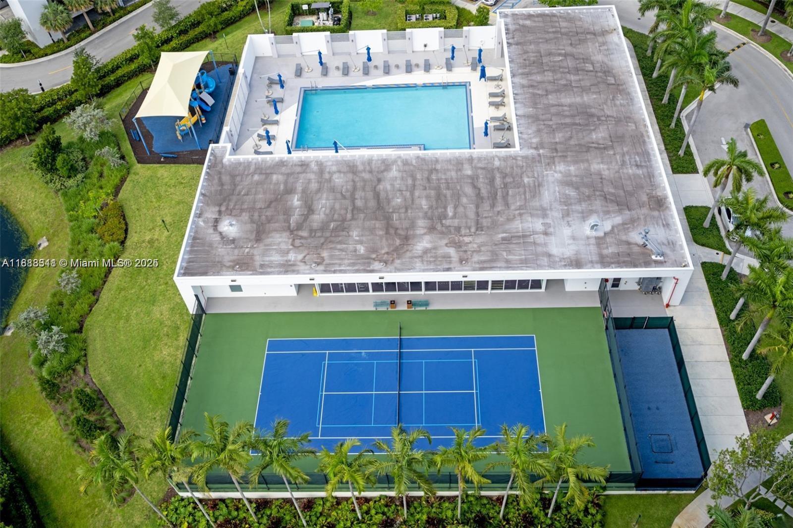 THE OAKS I CONDO - Residential