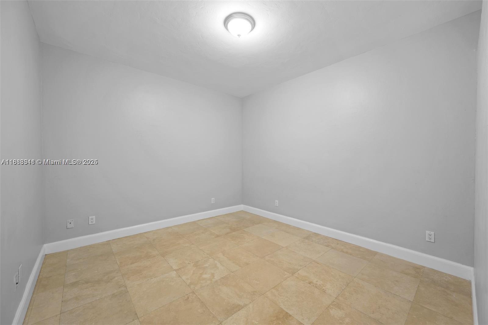 THE OAKS I CONDO - Residential