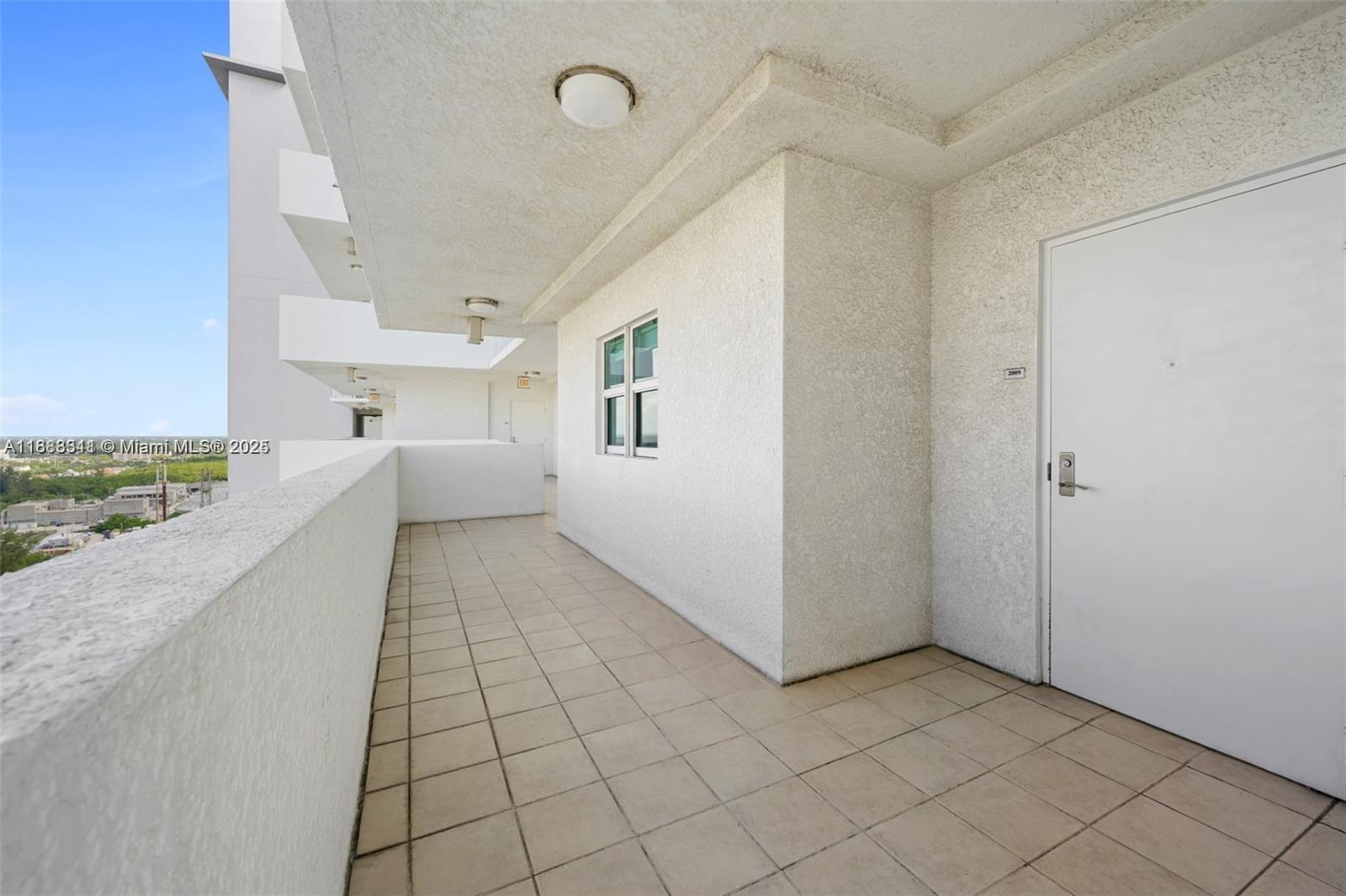 THE OAKS I CONDO - Residential
