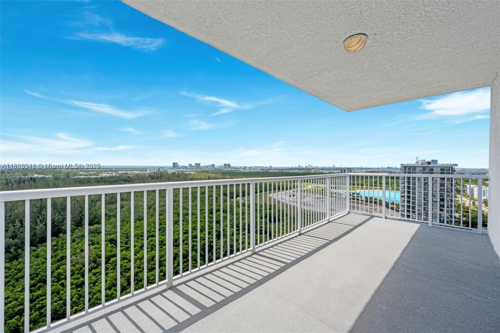 THE OAKS I CONDO - Residential