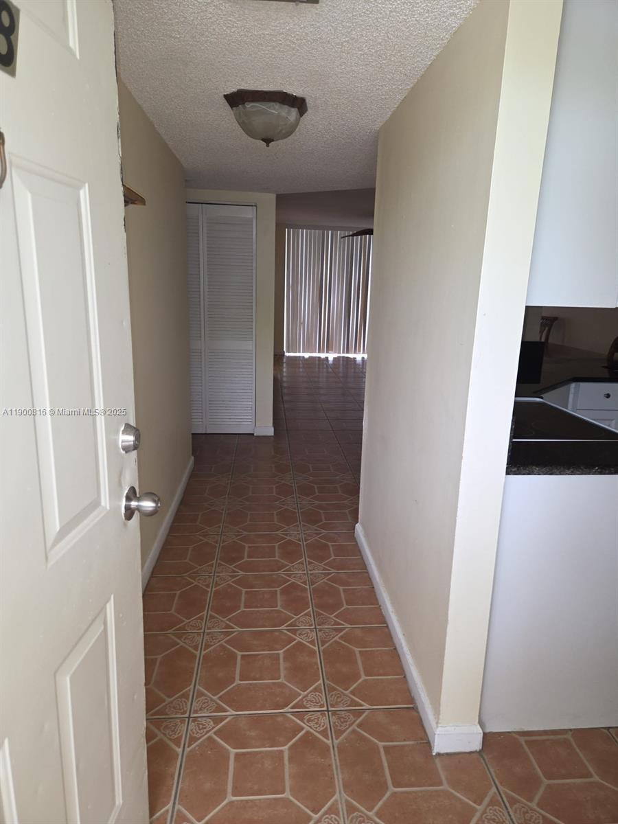 LAKE EMERALD - Residential