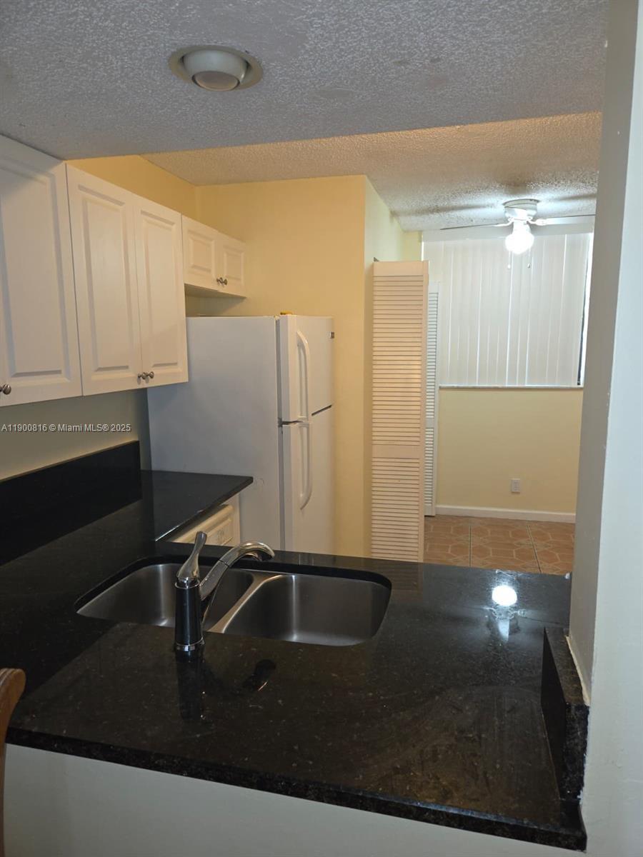 LAKE EMERALD - Residential