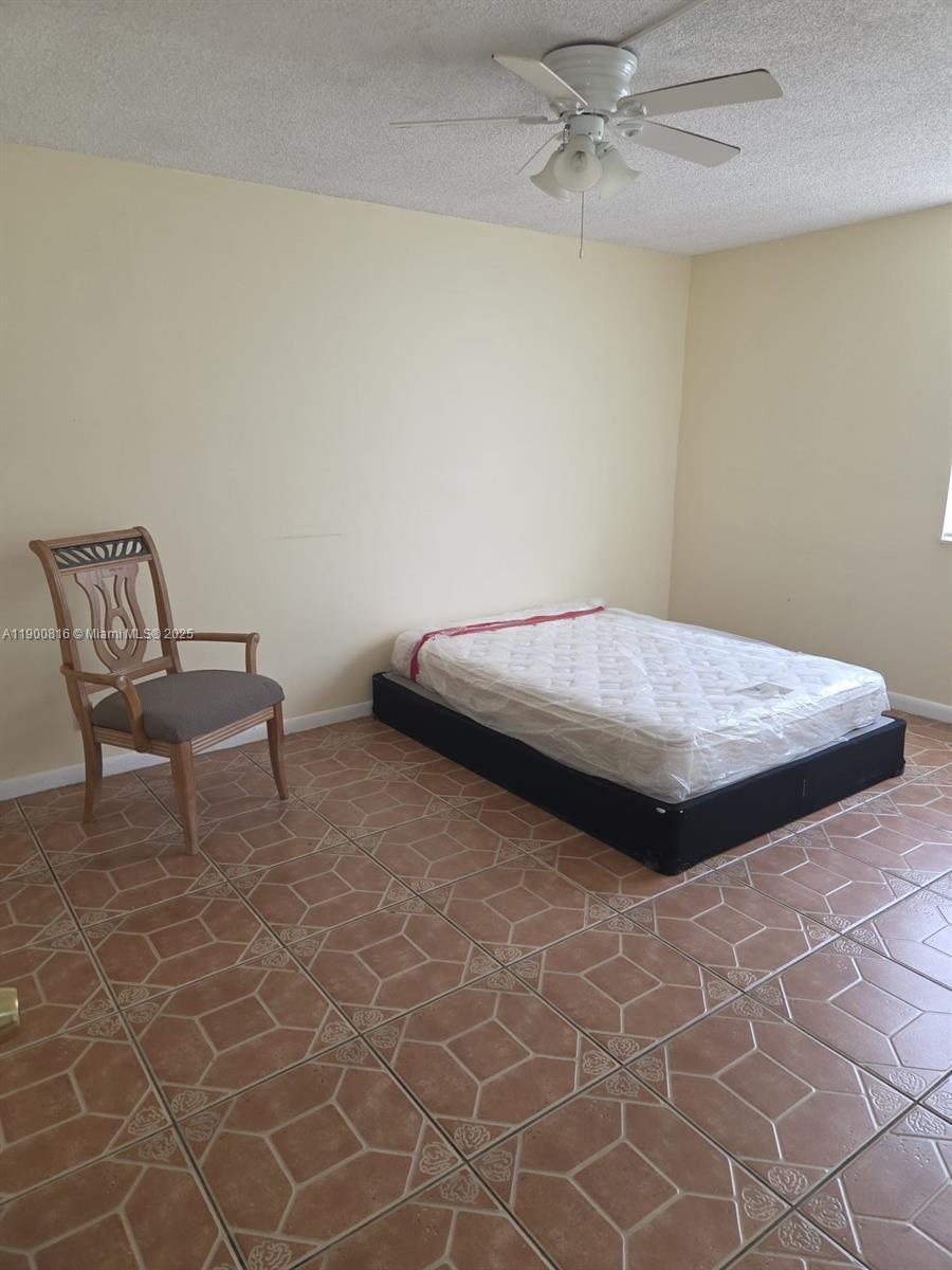 LAKE EMERALD - Residential