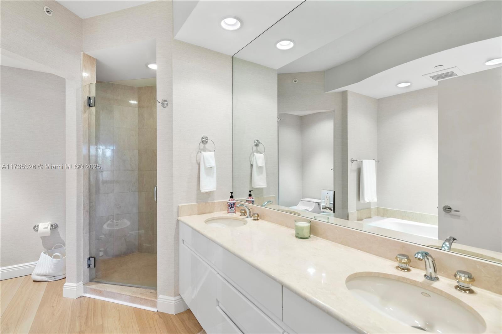 RESORT VILLA ONE CONDO - Residential Lease