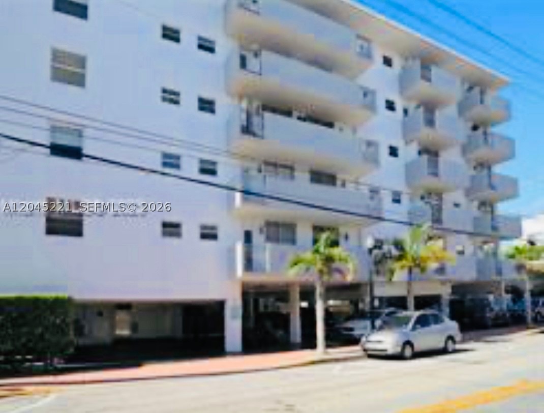 360 Meridian Ave 4A
