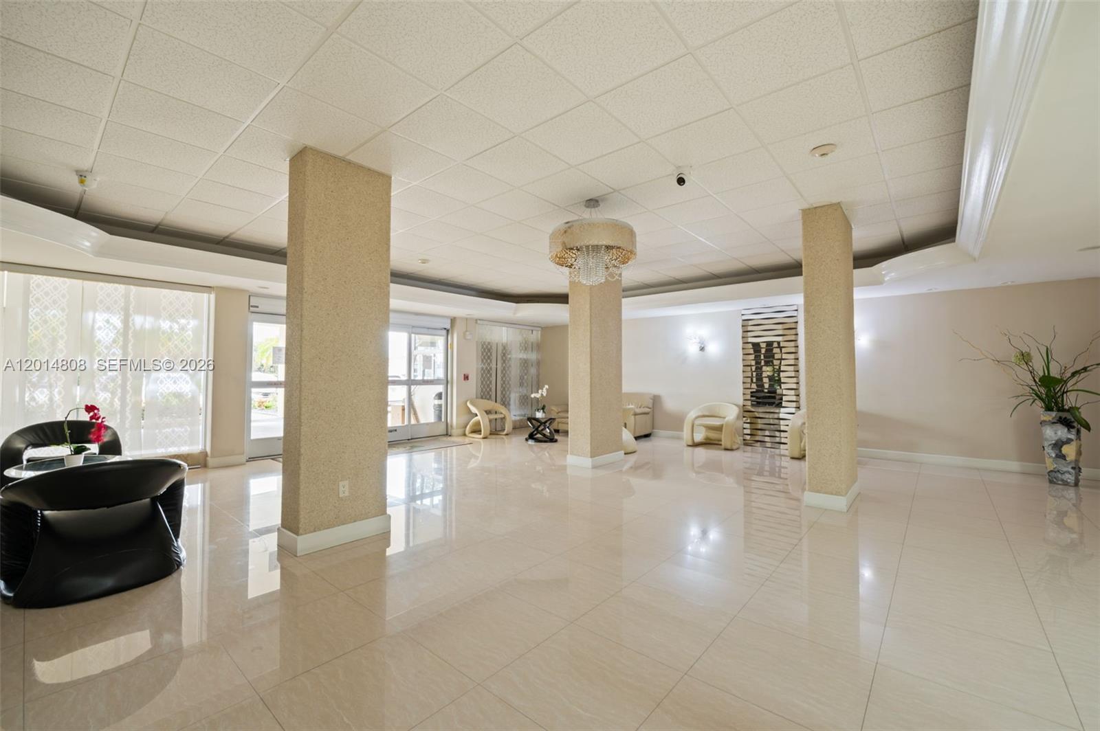 PLAZA TOWERS NORTH CONDO - Residential