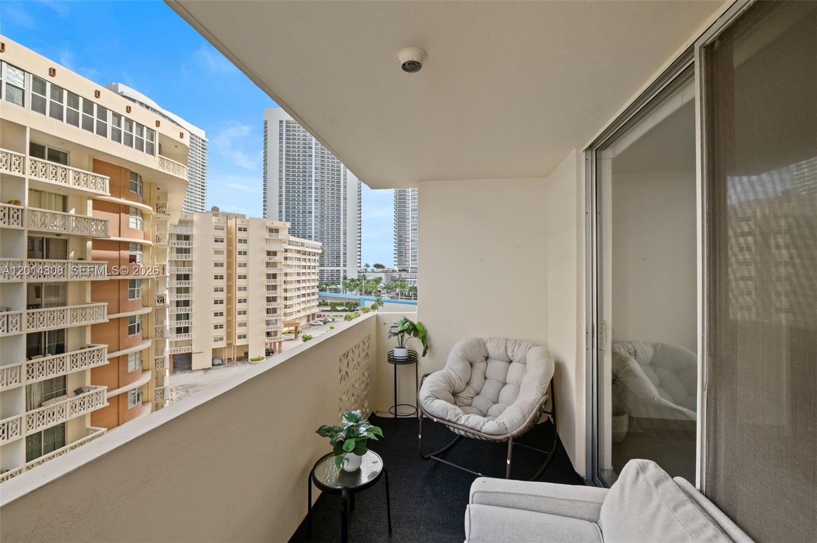 PLAZA TOWERS NORTH CONDO - Residential