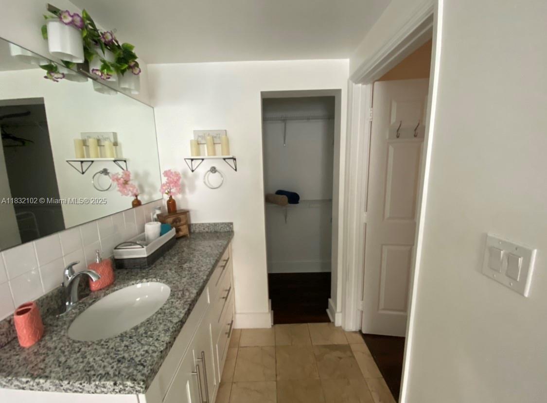 274 NW 32nd St 2
