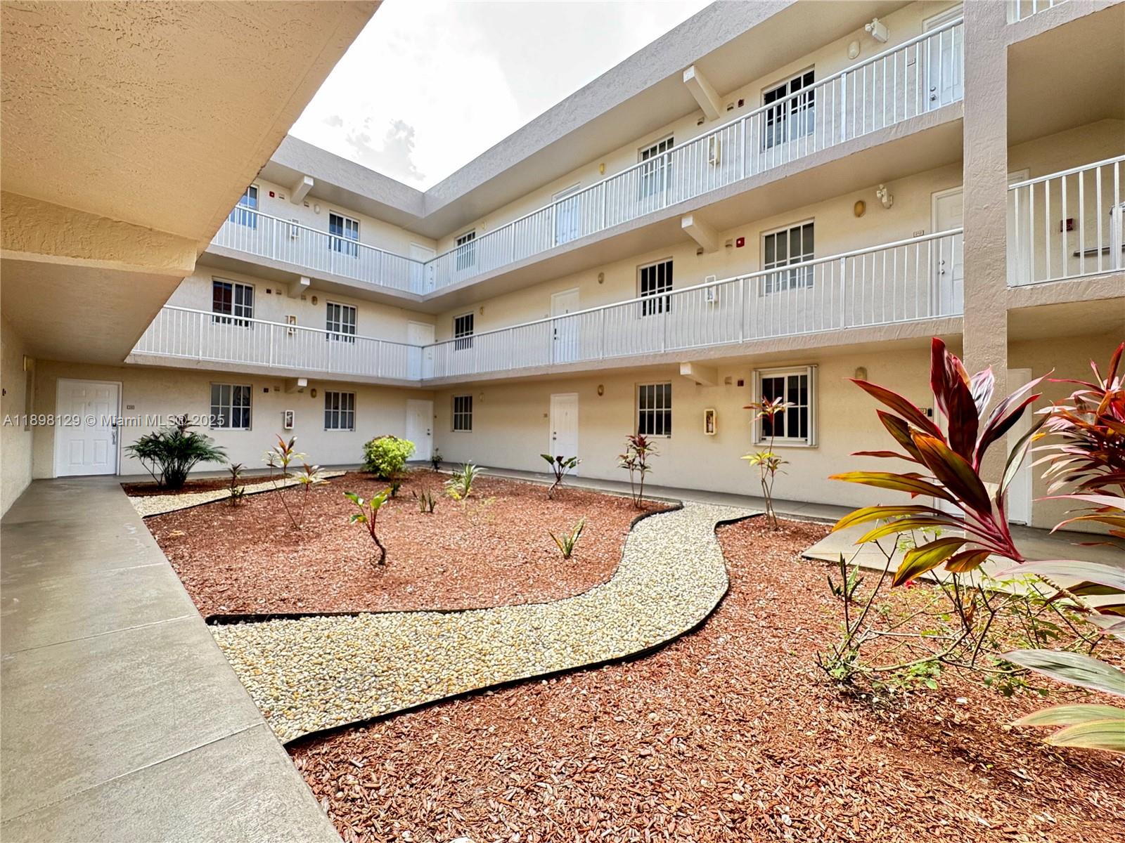 MIRASSOU CONDO - Residential Lease