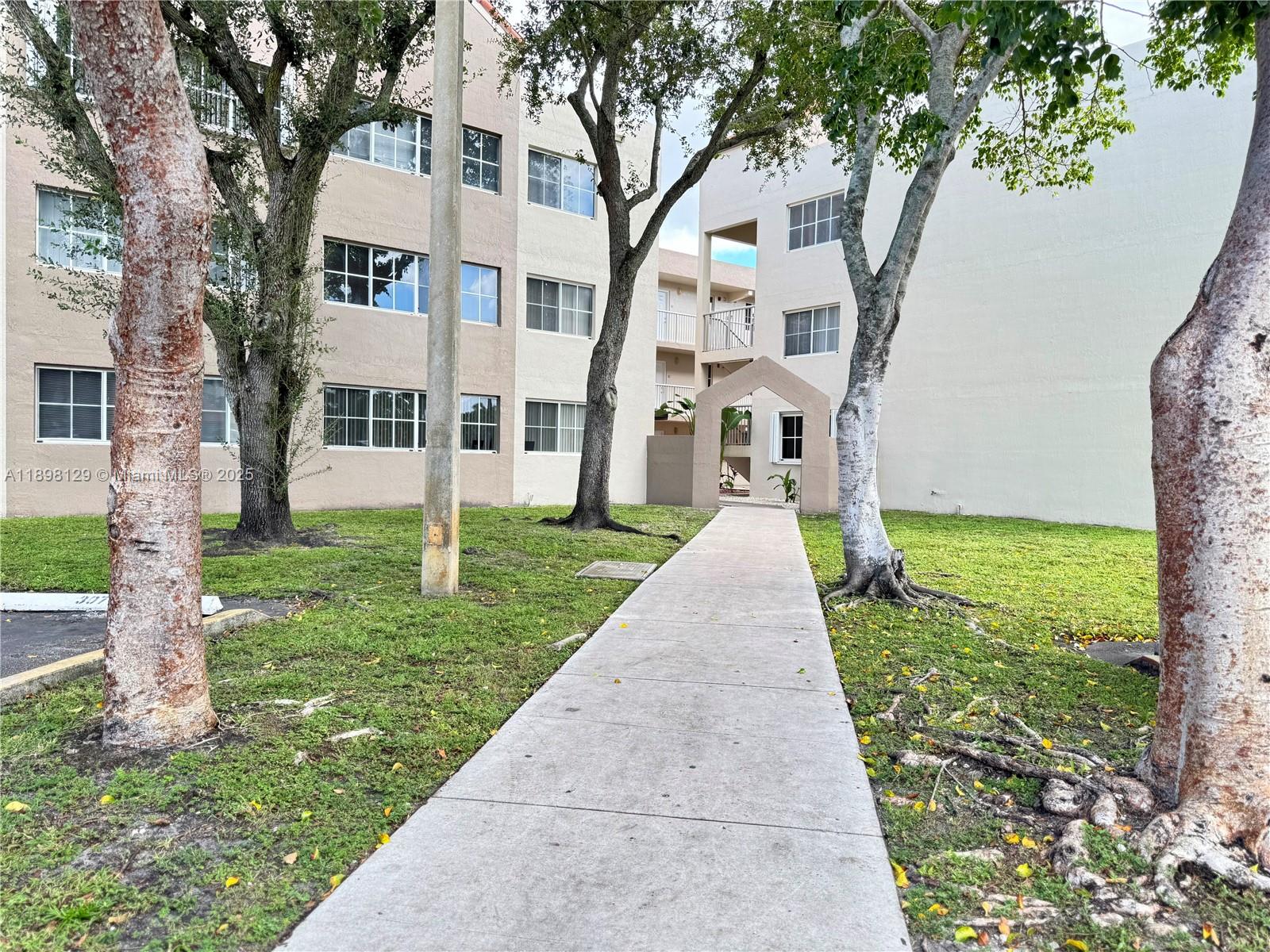 MIRASSOU CONDO - Residential Lease