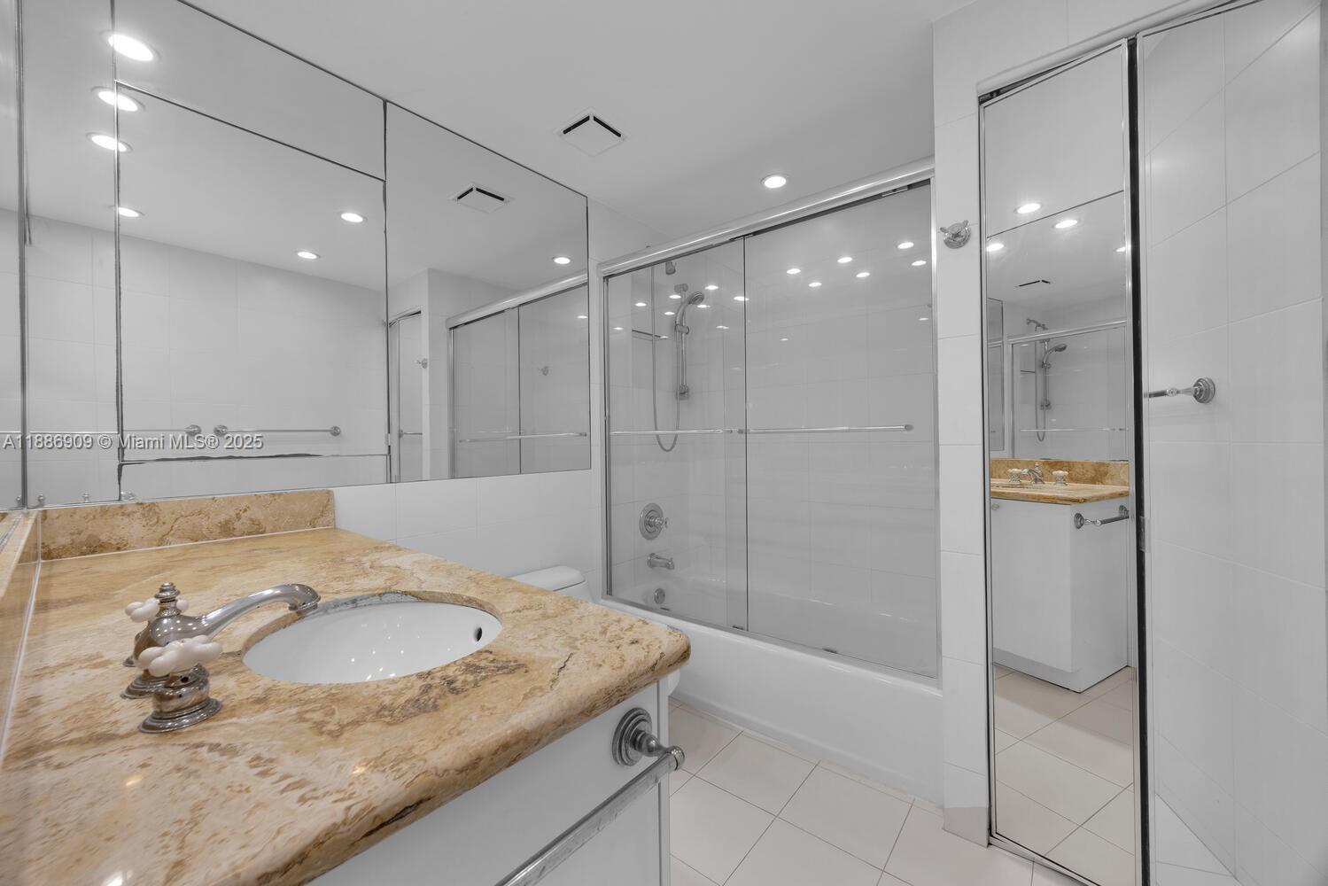 GRAPETREE TOWNHOUSE CONDO - Residential