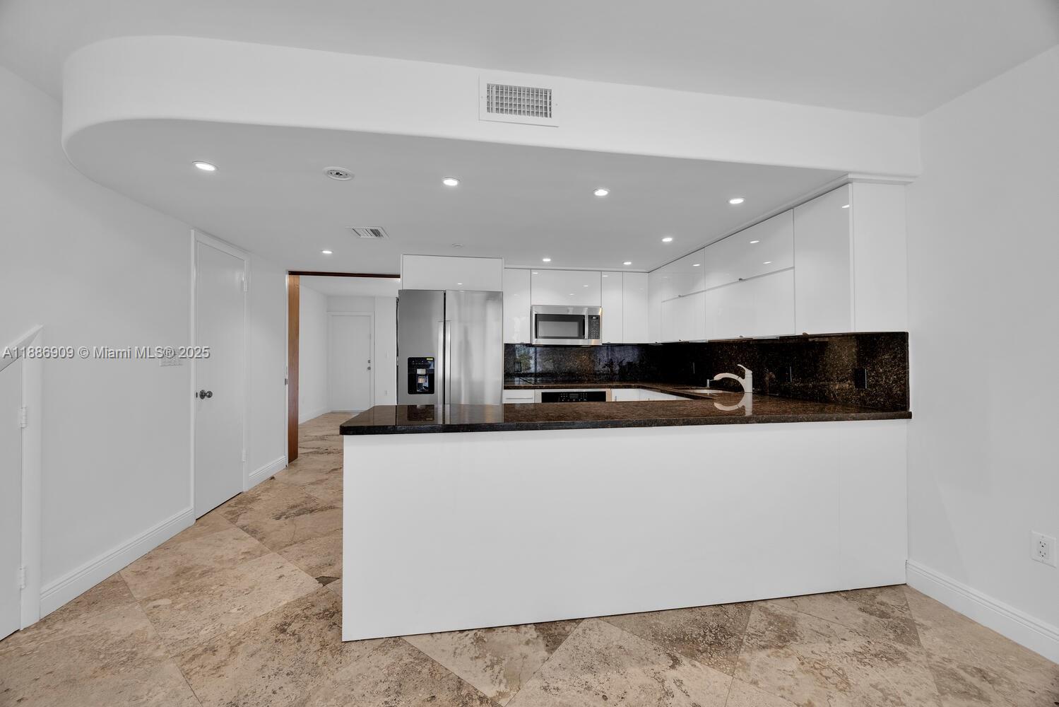 GRAPETREE TOWNHOUSE CONDO - Residential