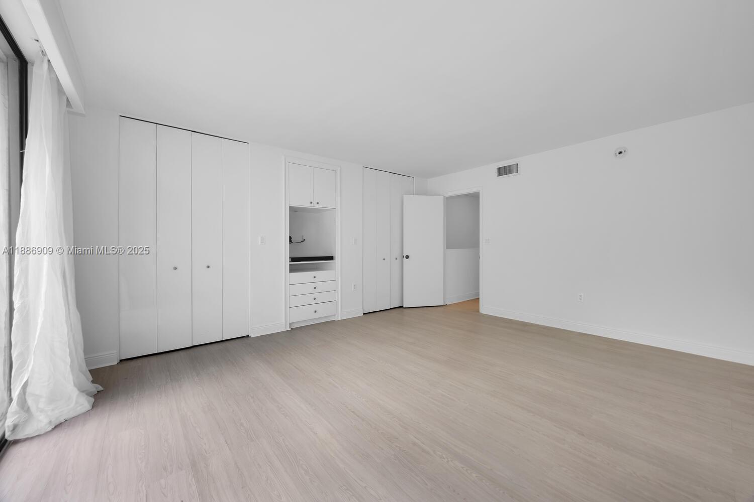GRAPETREE TOWNHOUSE CONDO - Residential