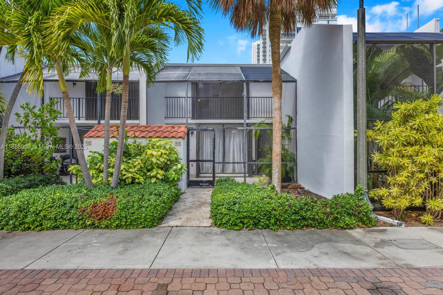 GRAPETREE TOWNHOUSE CONDO - Residential