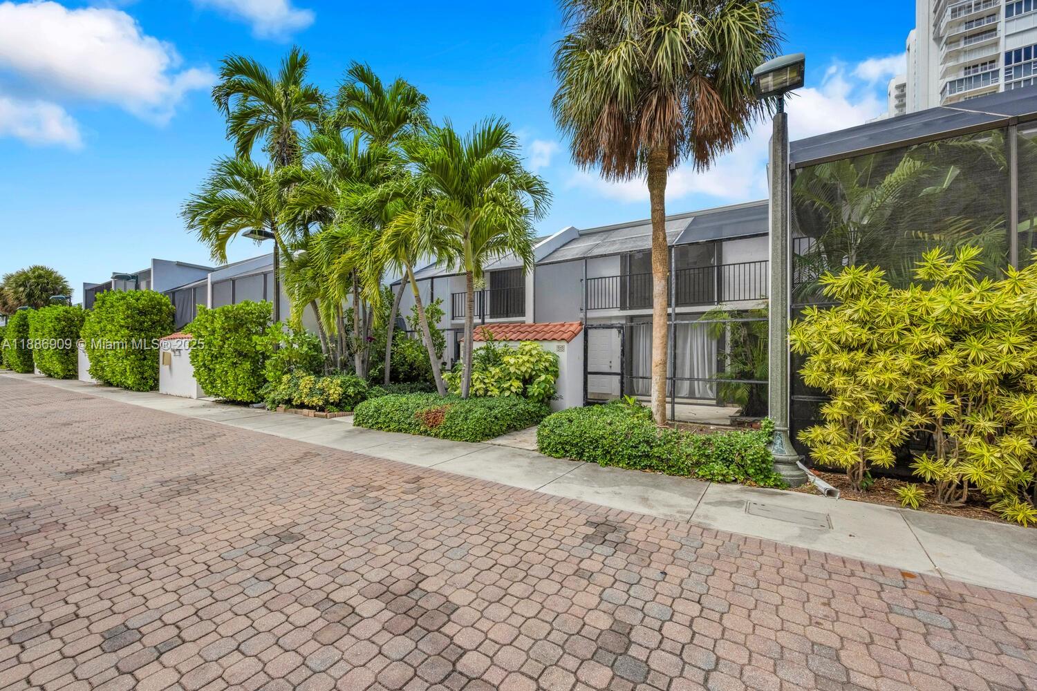 GRAPETREE TOWNHOUSE CONDO - Residential