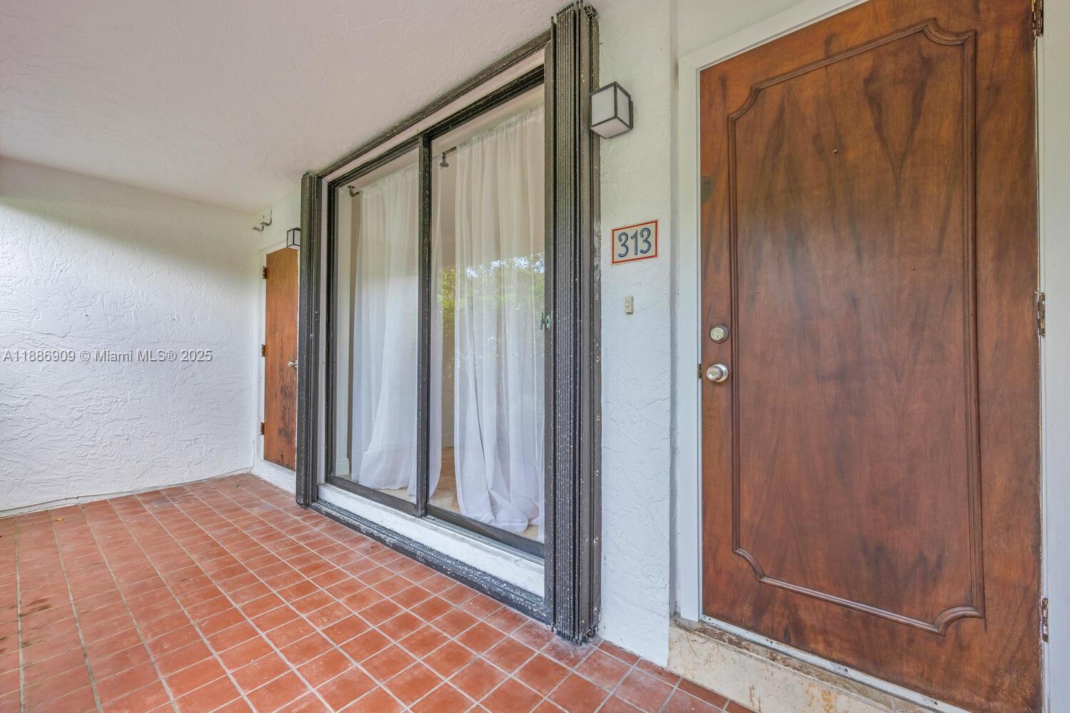 GRAPETREE TOWNHOUSE CONDO - Residential