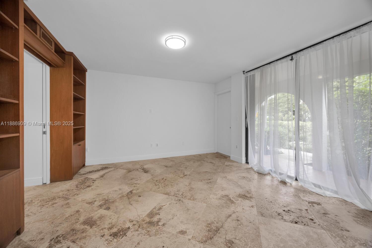 GRAPETREE TOWNHOUSE CONDO - Residential