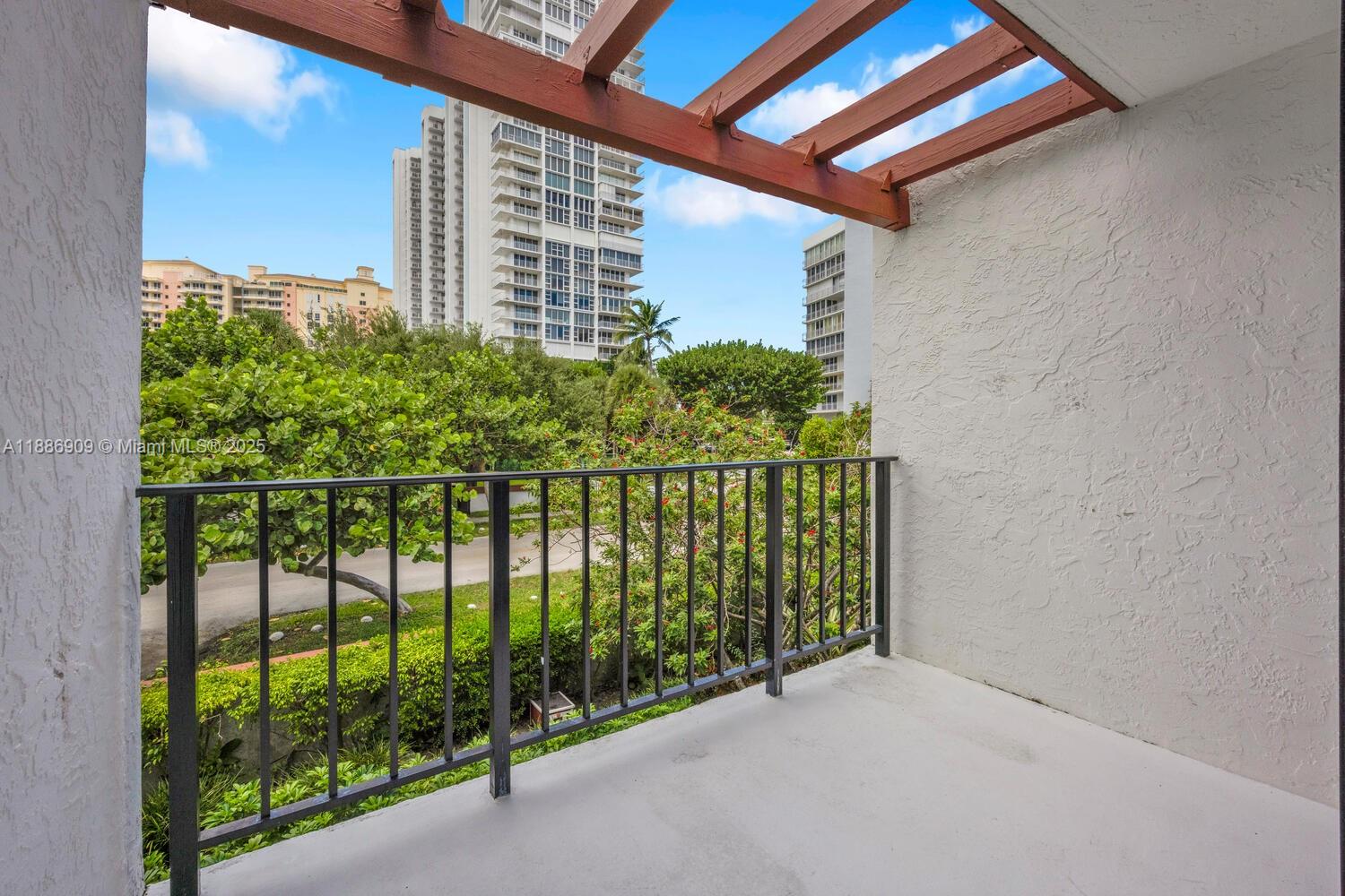 GRAPETREE TOWNHOUSE CONDO - Residential