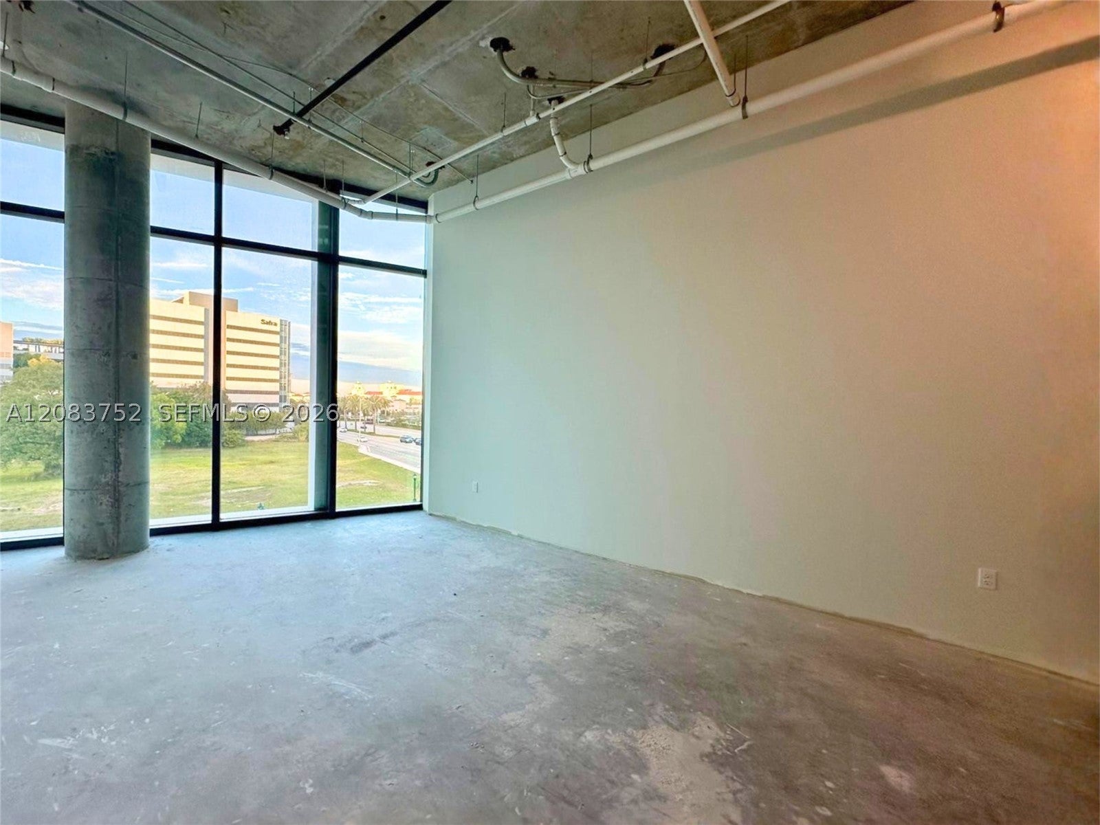 21290 Biscayne Blvd 303