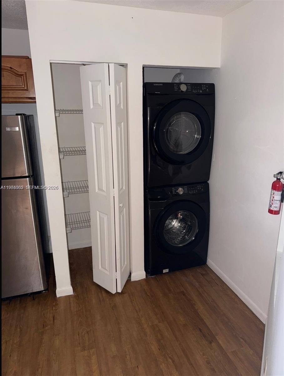 LAKESHORE CONDO I - Residential Lease