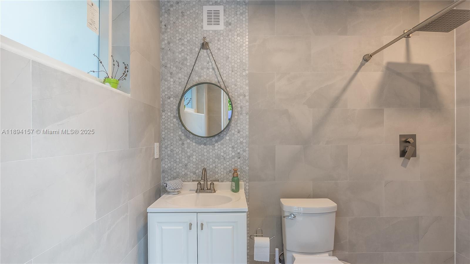 PRIORS 1ST ADDN TO BISCAY - Residential